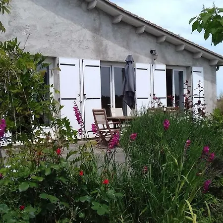 La Maison D'augusta Hébergement de vacances *
